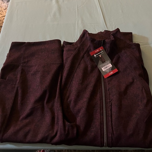 Woman’s Jacket  and Pants - Never worn - Picture 2 of 5
